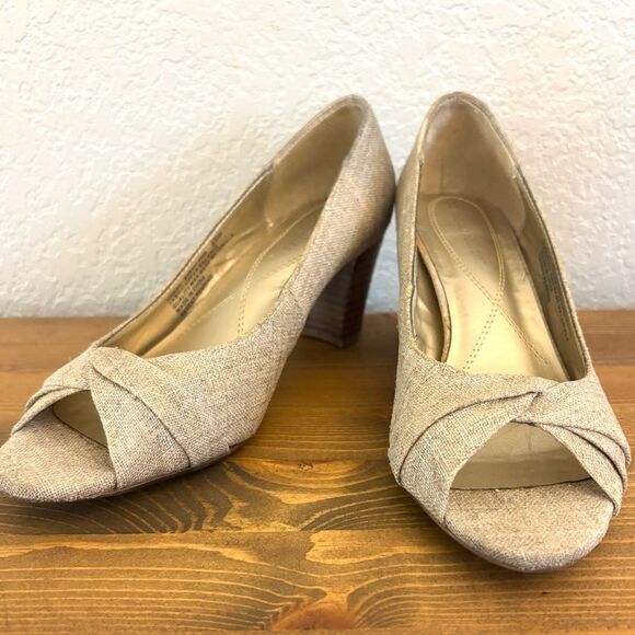 Naturalizer Women's Tan and Gold Woven Peep Toe Heels 6.5 - Picture 1 of 7
